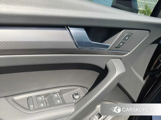 Audi Q5L id 3920685 из Китая 9
