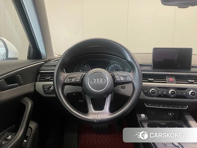 Audi A4L id 4212472 из Китая 9