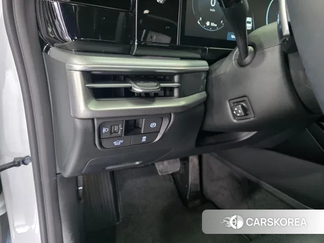 Hyundai Grandeur (GN7) id 3452497 из Кореи 9