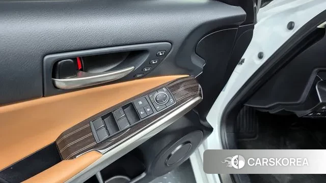 Lexus New IS300 id 3709055 из Кореи 9