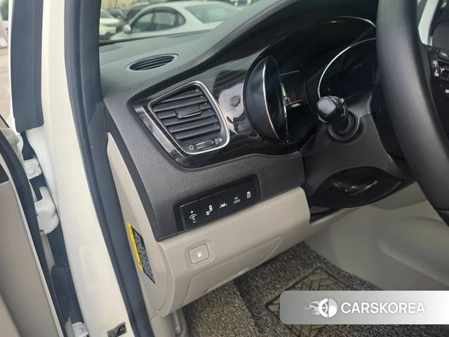 Kia The New Carnival id 4262806 из Кореи 9