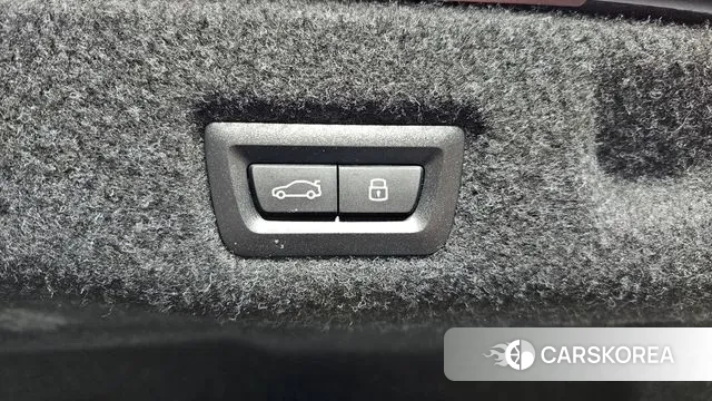 BMW 5 Series (G60) id 3605558 из Кореи 9