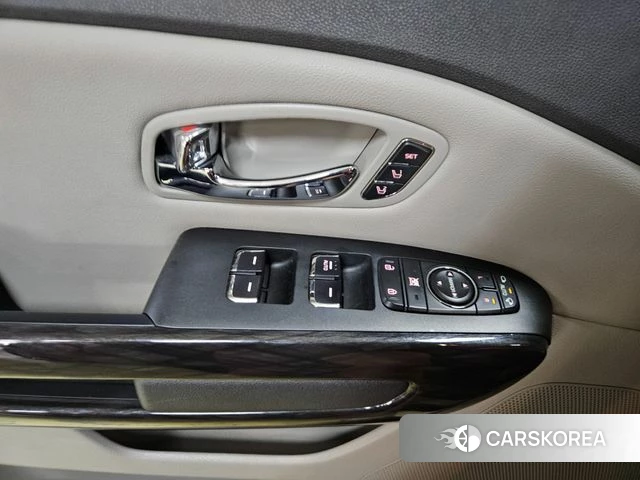 Kia All New Carnival id 4684613 из Кореи 9