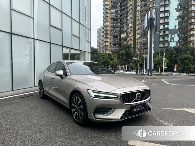 Volvo S60 id 3908622 из Китая 9