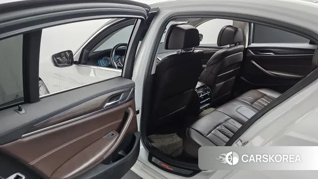 BMW 5 Series (G30) id 3574204 из Кореи 9