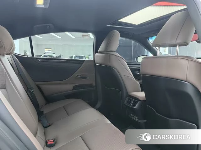 Lexus ES id 4279333 из Китая 9