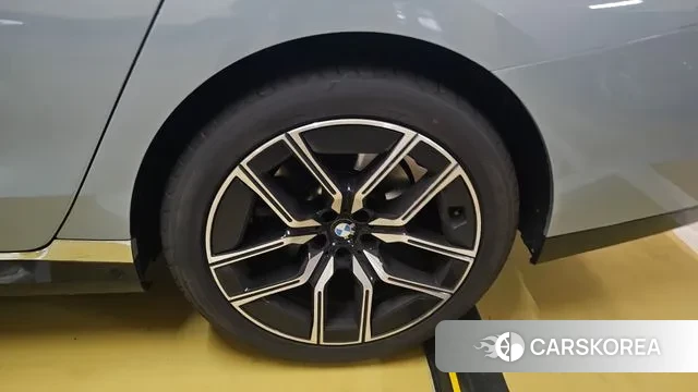 BMW 7 Series (G70) id 3706160 из Кореи 9