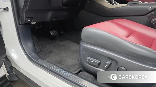 Lexus NX300h id 3439351 из Кореи 9