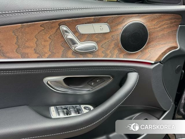 Mercedes-Benz E-class id 4258359 из Китая 9