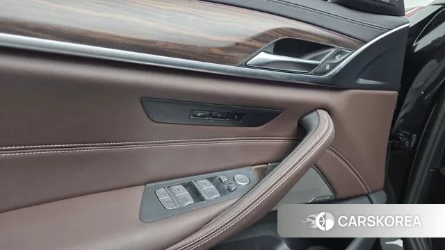 BMW 5 Series (G30) id 3734828 из Кореи 9