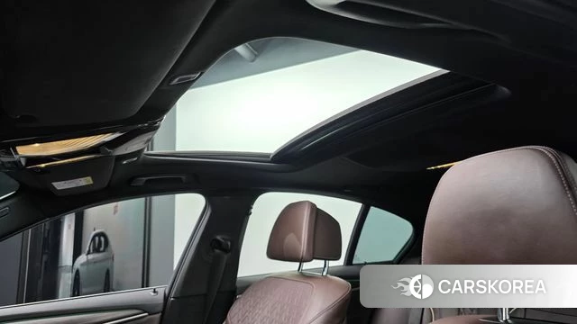 BMW 5 Series (G30) id 4179651 из Кореи 9