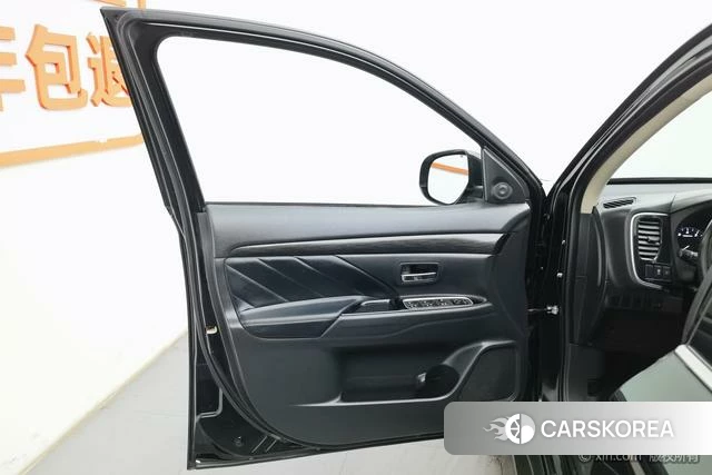 Mitsubishi  Outlander id 4210244 из Китая 9