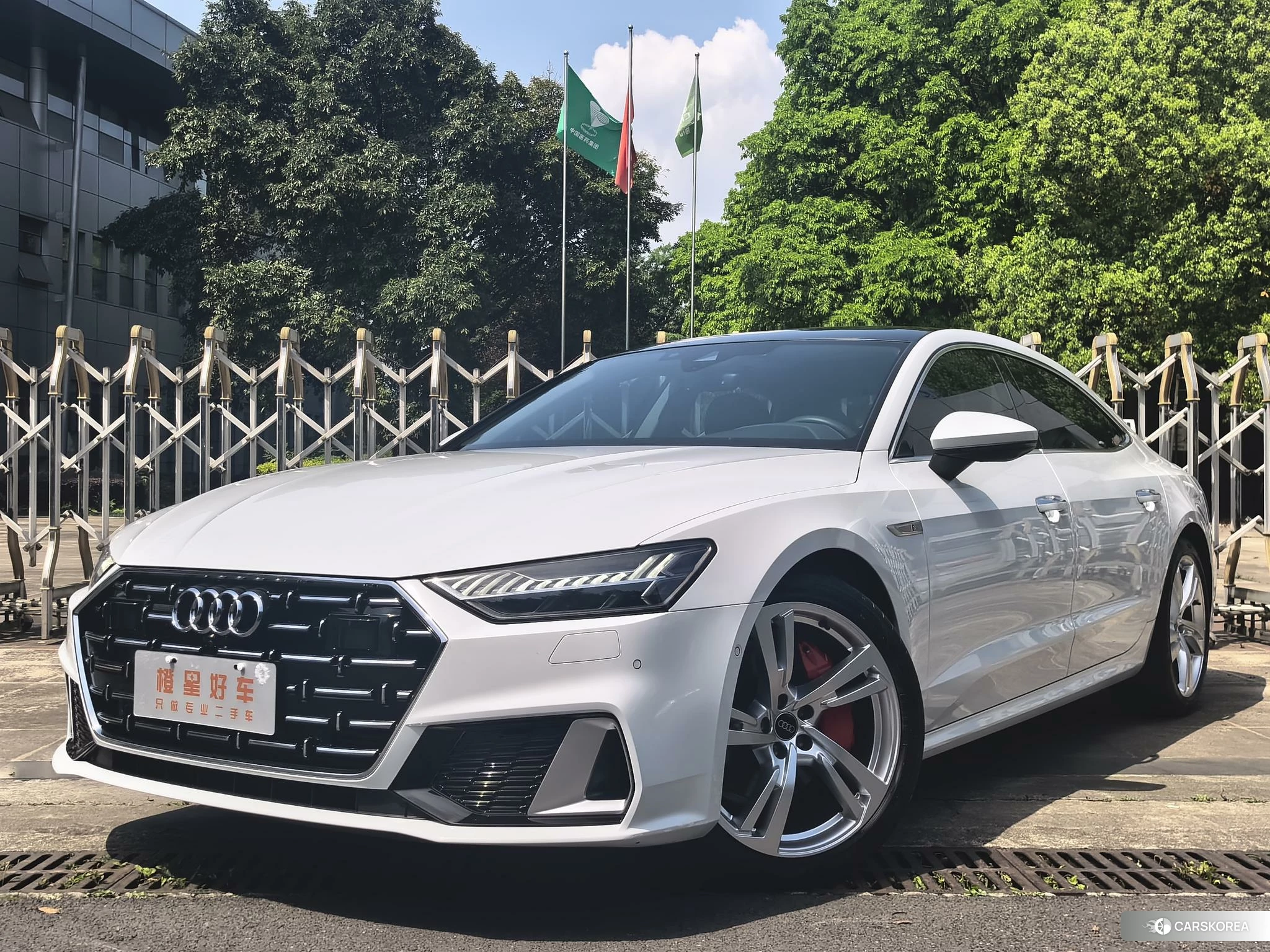Audi A7L id 4479253 из Китая 9