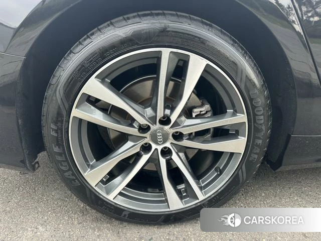 Audi A6L id 4278789 из Китая 9