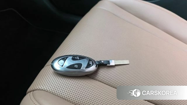 Hyundai Grandeur (GN7) id 4329906 из Кореи 9
