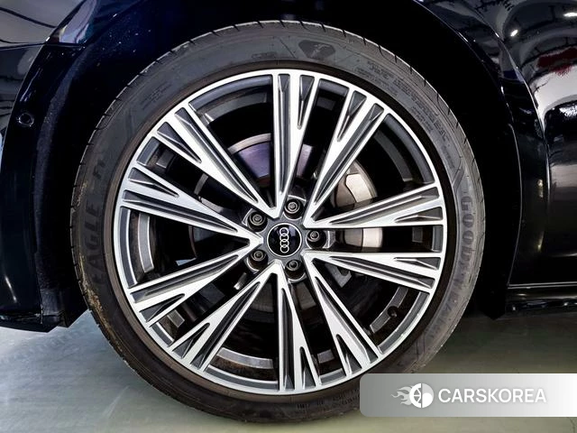 Audi A6L id 4307686 из Китая 9