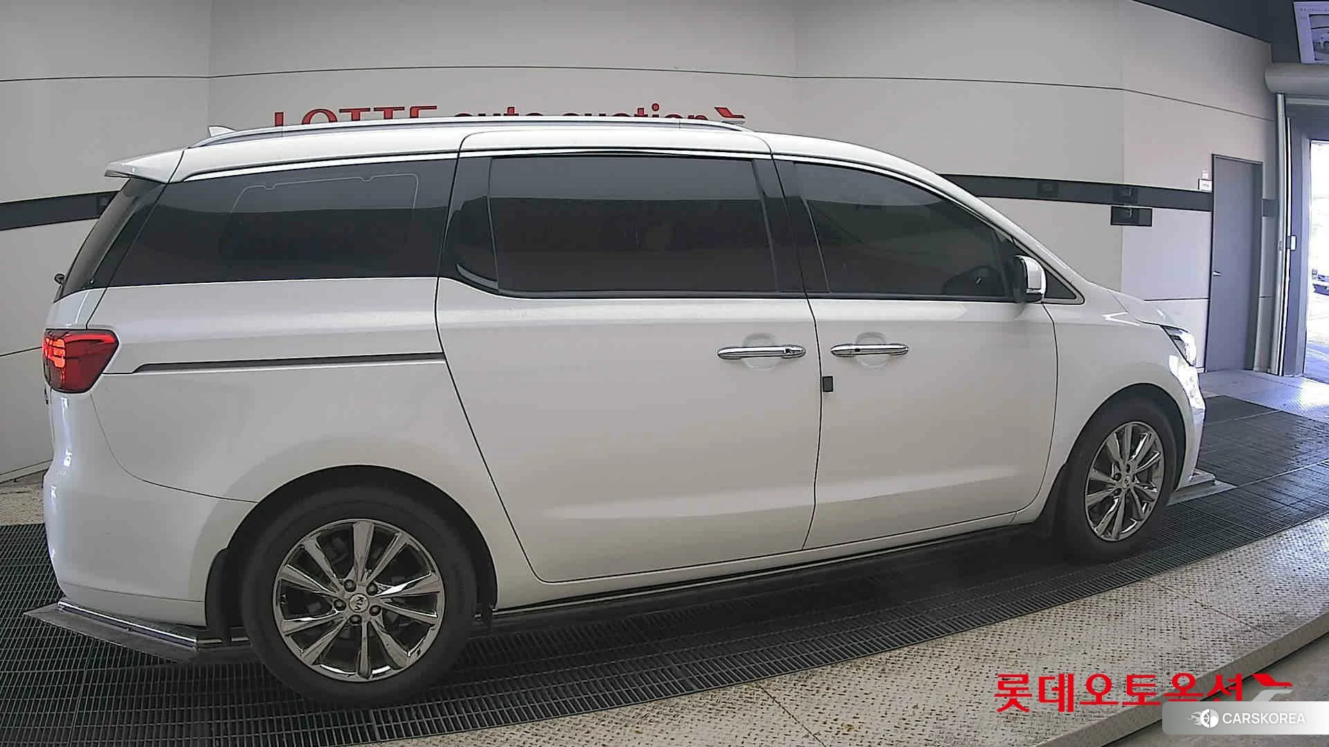 Kia Carnival id 4902436 из Кореи 9