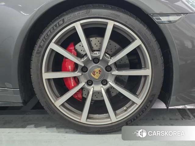 Porsche 911(992) id 4563378 из Кореи 9