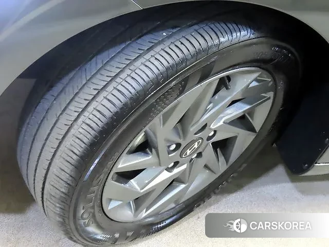 Hyundai Avante (CN7) id 3370928 из Кореи 9