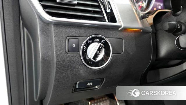 Mercedes-Benz GLE - Class W166 id 3942882 из Кореи 9