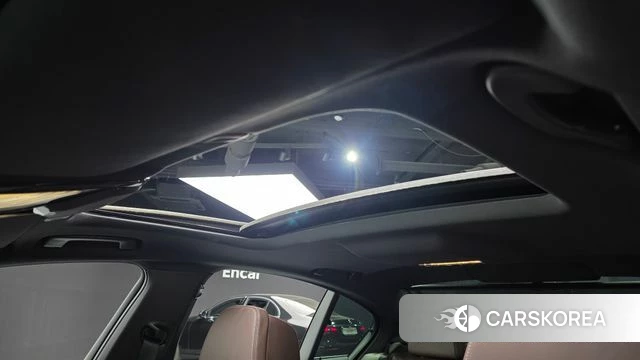 BMW 5 Series (G30) id 3934748 из Кореи 9