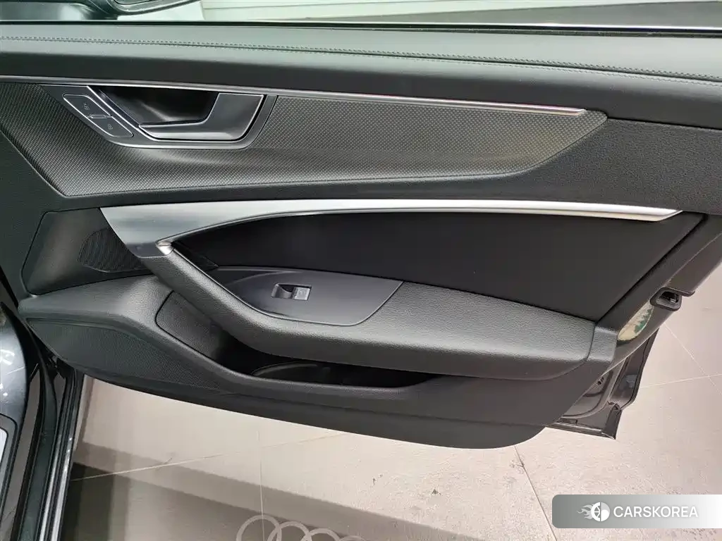 Audi A6L id 4601036 из Китая 9