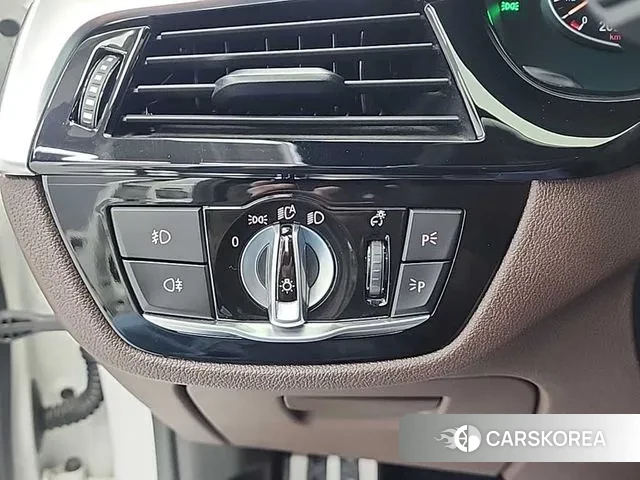 BMW 5 Series (G30) id 3773171 из Кореи 9