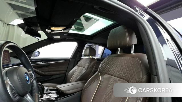 BMW 5 Series (G30) id 3865576 из Кореи 9