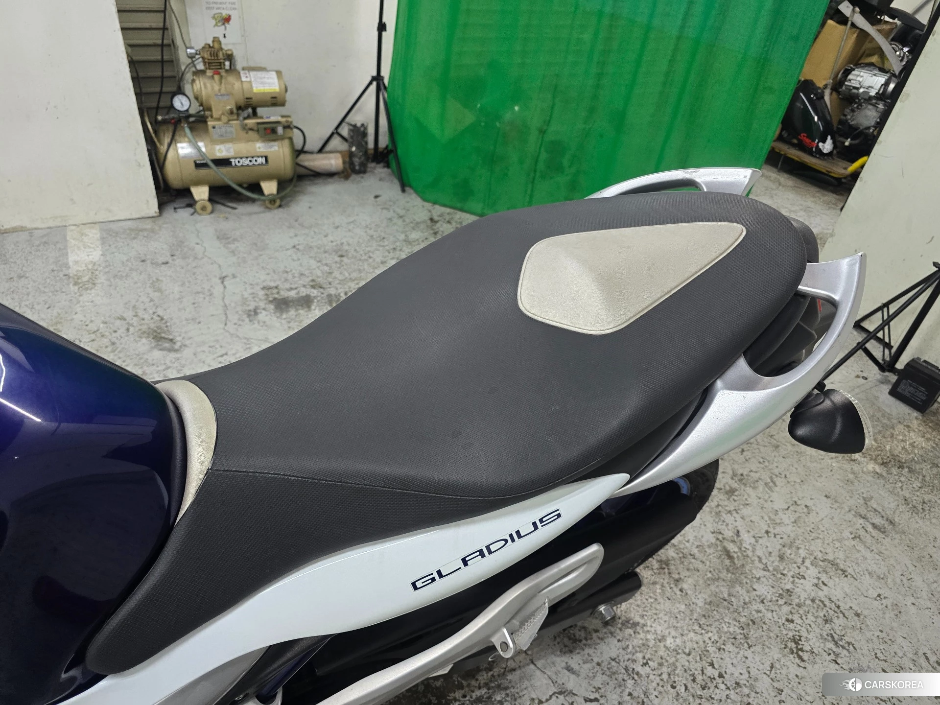 Suzuki GLADIUS 400 ABS id 4192832 из Японии 9