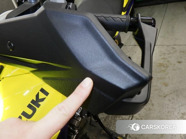 Suzuki V-STROM 800DE id 3947200 из Японии 9