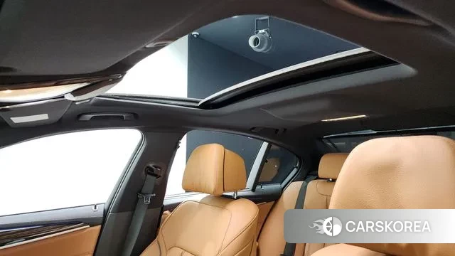 BMW 5 Series (G30) id 3037343 из Кореи 9