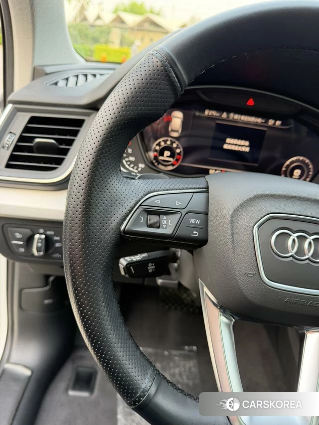Audi Q5L id 4228470 из Китая 9