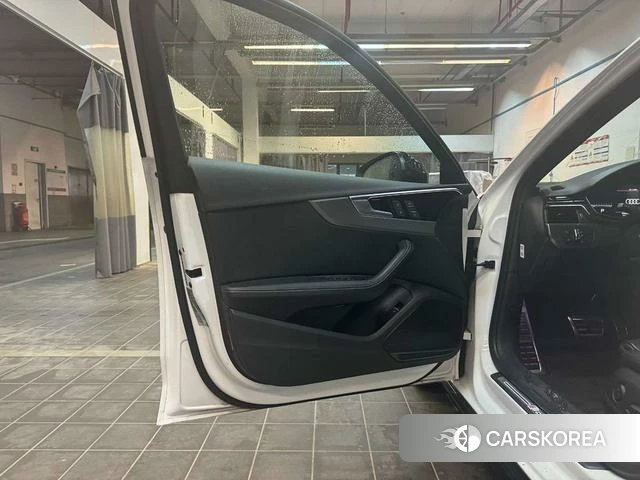 Audi A4L id 4260206 из Китая 9