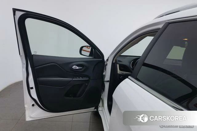 Jeep Free light id 4236157 из Китая 9