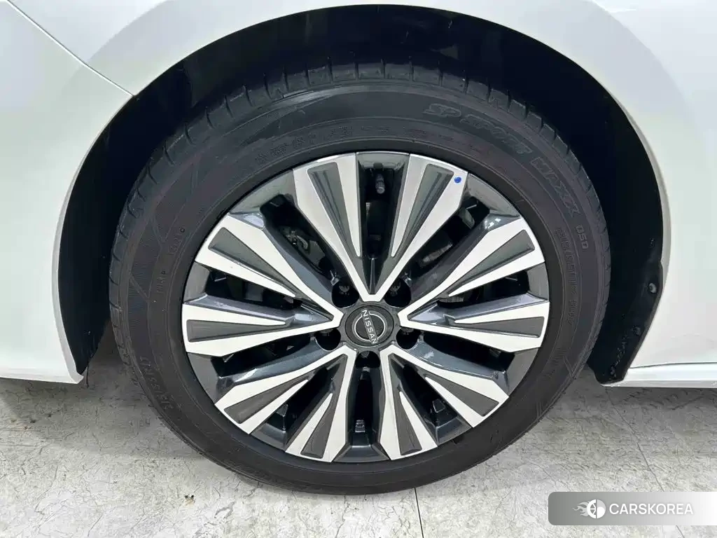 Nissan Altima id 4601801 из Китая 9