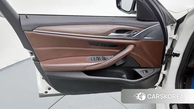 BMW 5 Series (G30) id 3061011 из Кореи 9