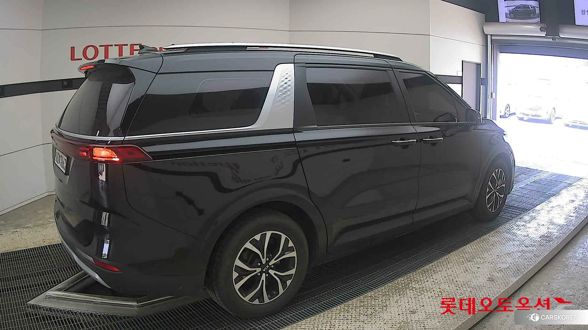 Kia Carnival id 4289520 из Кореи 10