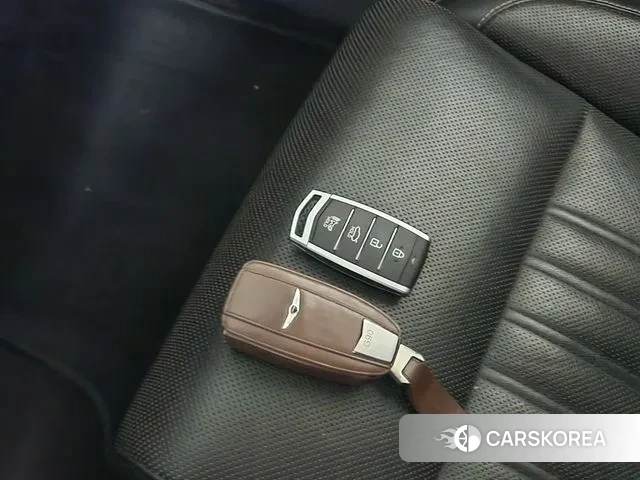 Genesis G90 id 3396417 из Кореи 10
