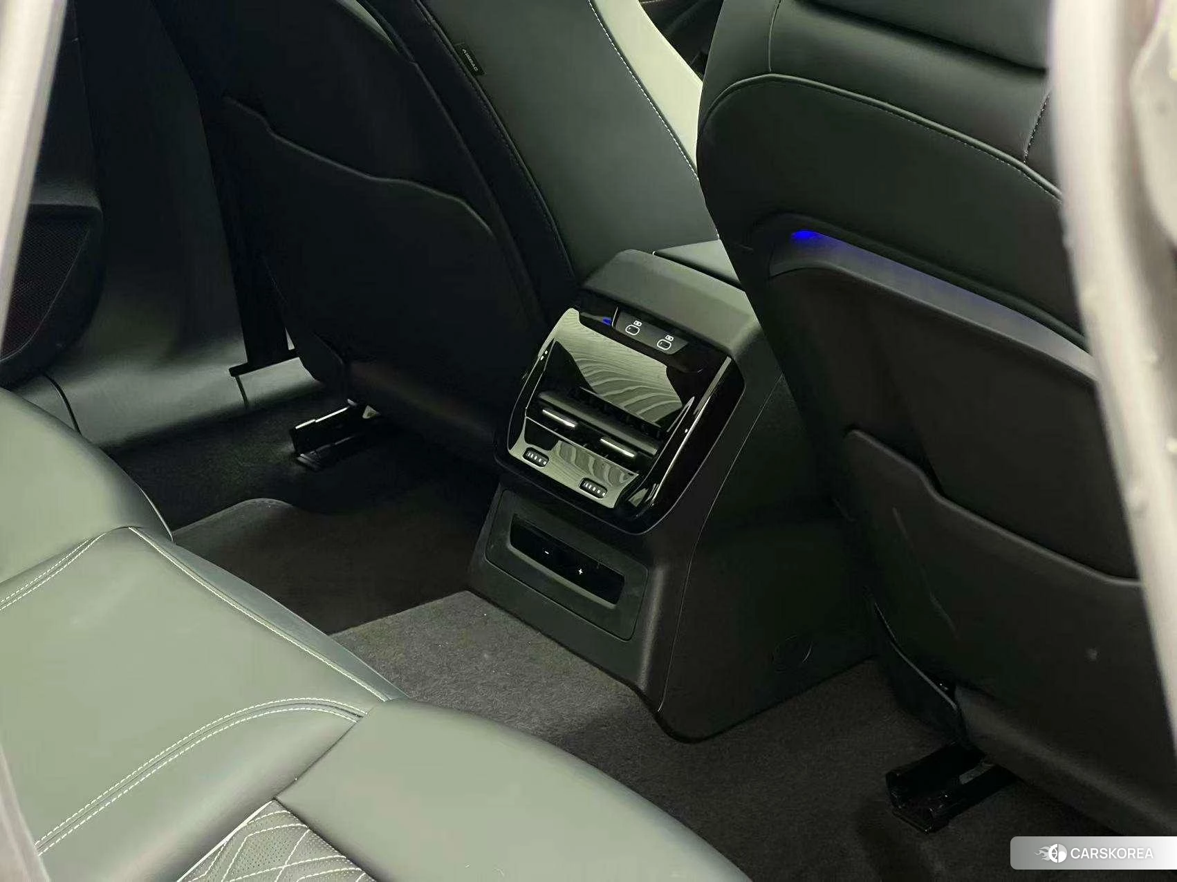 Audi A5L id 4512818 из Китая 10