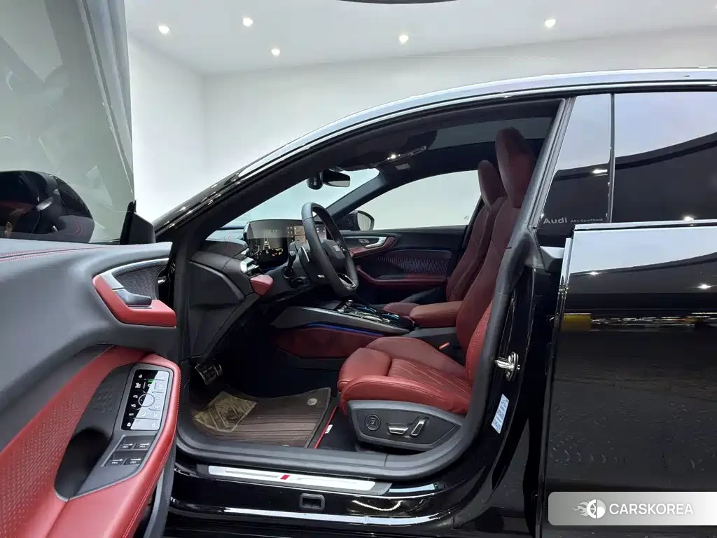 Audi A5L id 4629150 из Китая 10
