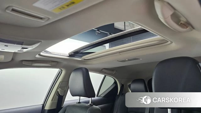 Lexus CT200h id 3917336 из Кореи 10