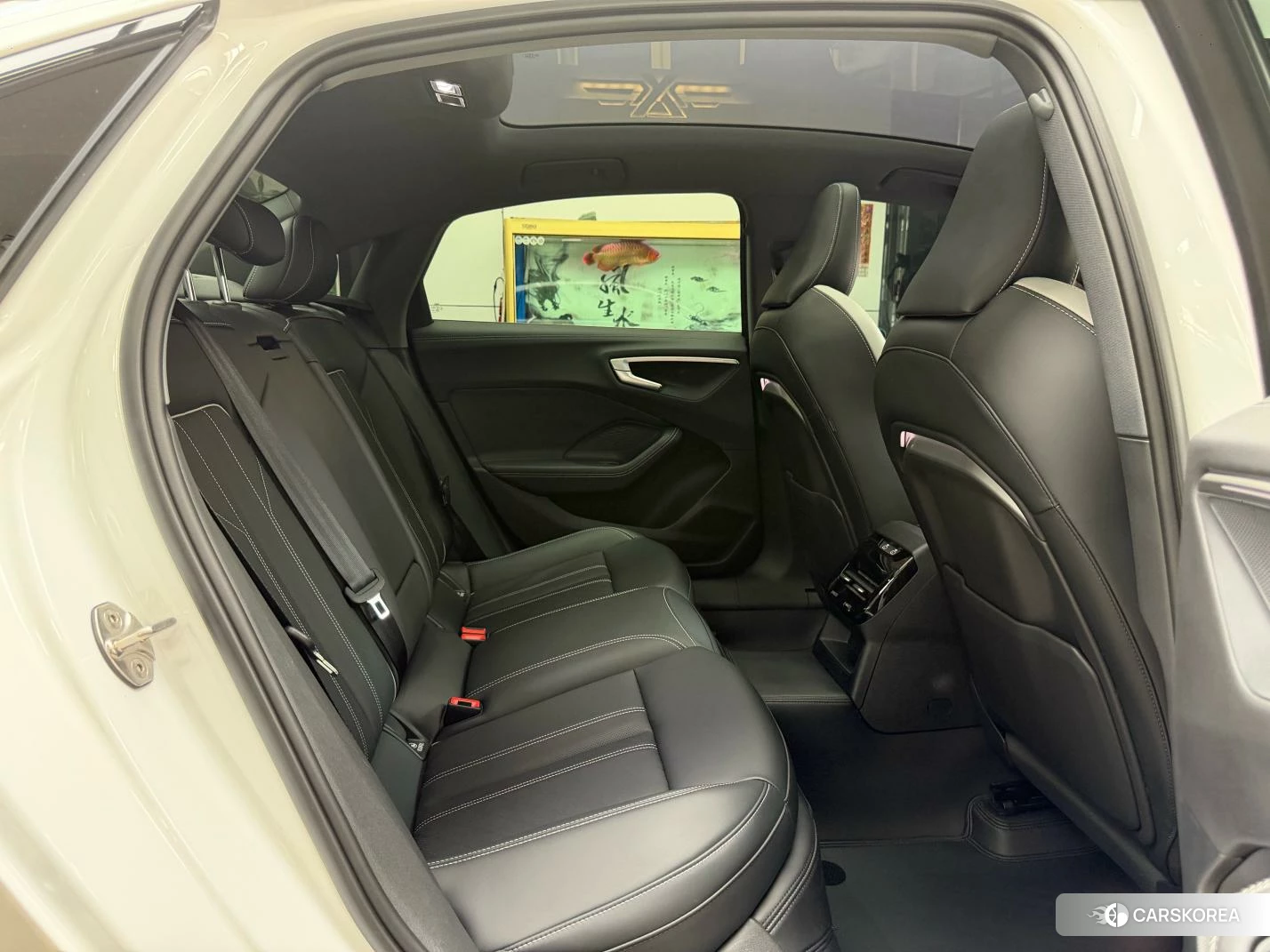 Audi A5L id 4485457 из Китая 10