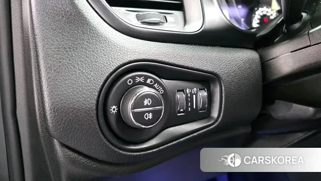 Jeep Renegade id 3656031 из Кореи 10