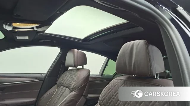 BMW 5 Series (G30) id 3355911 из Кореи 10