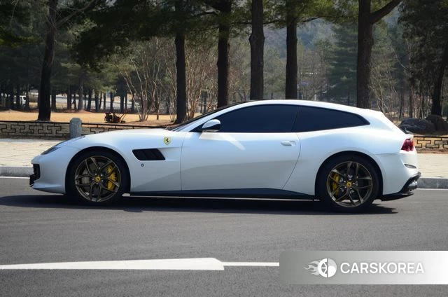 Ferrari GTC4 Russo id 3814205 из Кореи 10
