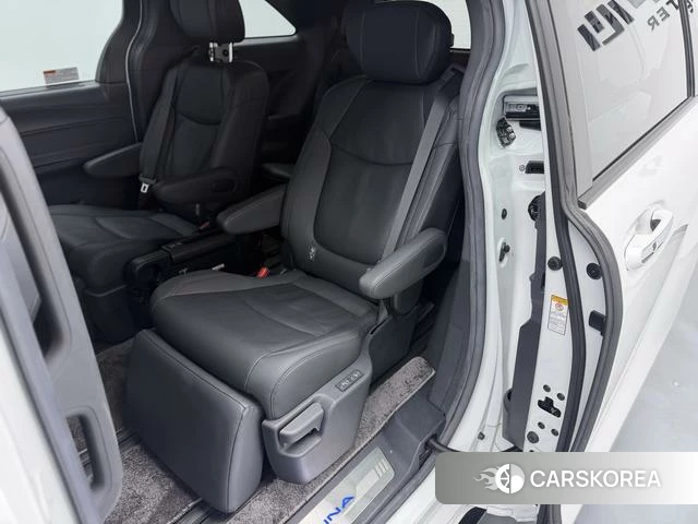 Toyota Saina id 4261095 из Китая 10