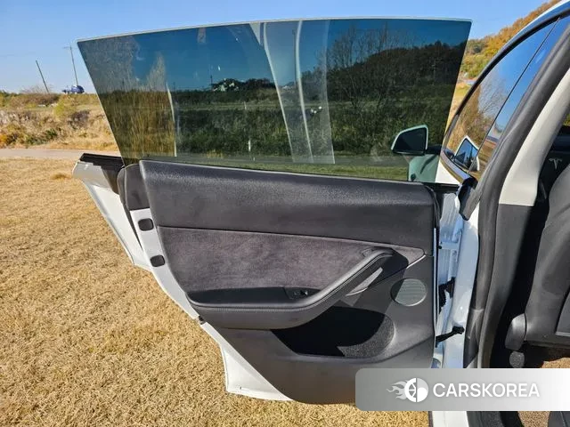 Tesla Model Y id 3398986 из Кореи 10