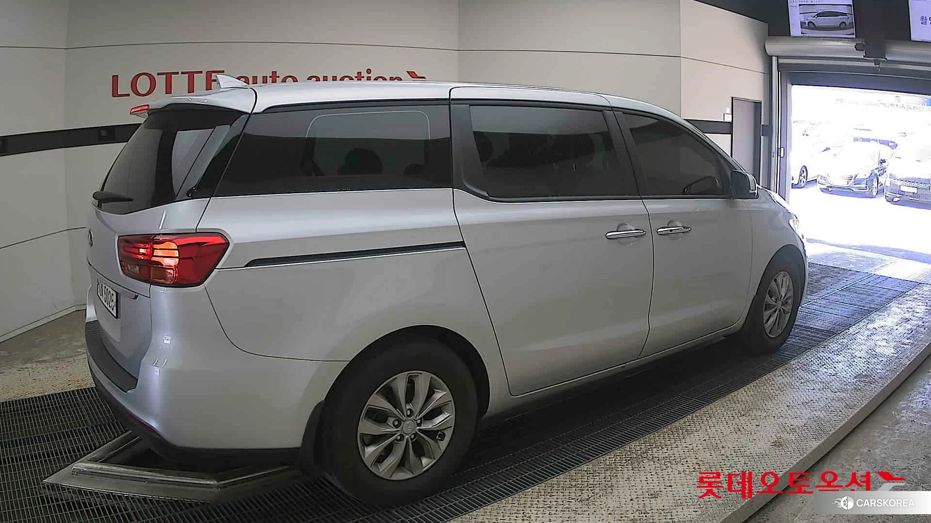 Kia Carnival id 4296870 из Кореи 10