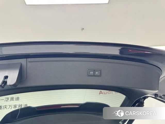 Audi Q5L id 4213336 из Китая 10