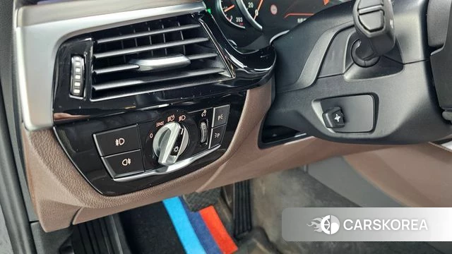 BMW 5 Series (G30) id 4536687 из Кореи 10